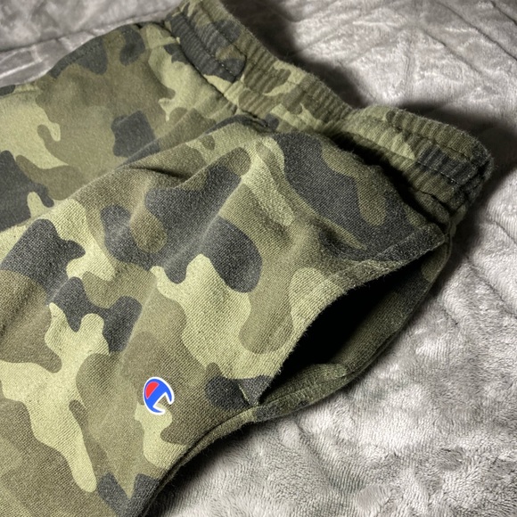Champion Long Sleeve Black Shirt with Army print with Champion Army Sweat Pants - Picture 13 of 16